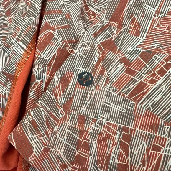 Lululemon T.H.E. Short 9" *Linerless
Parallel Divide Warm Coral Multi - Picture 5 of 8